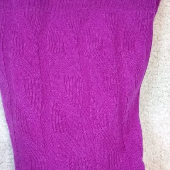 NWT Fenn Wright Manson 100% 2-Ply Cashmere Sweater V Neck Sz S Magenta Luxury - Picture 4 of 10